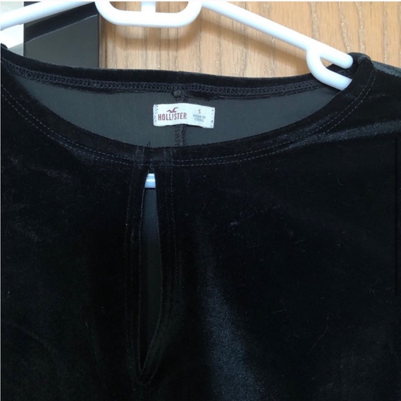 Hollister Velvet Crop Top and Mini Skirt Set - Picture 6 of 8